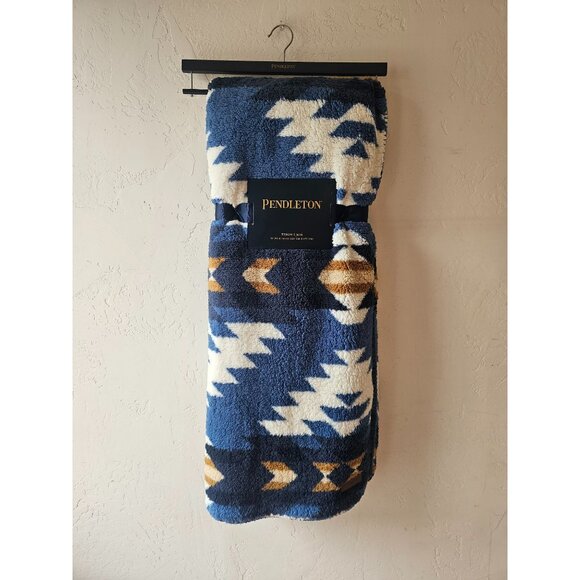 Pendleton Eagle River Sherpa Throw Blanket 50" X 70" Blue Plush Aztec - Picture 1 of 3
